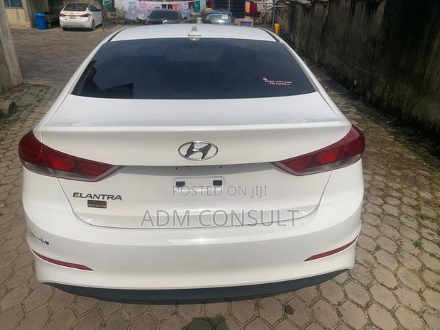 Hyundai Elantra Sport 2018 White