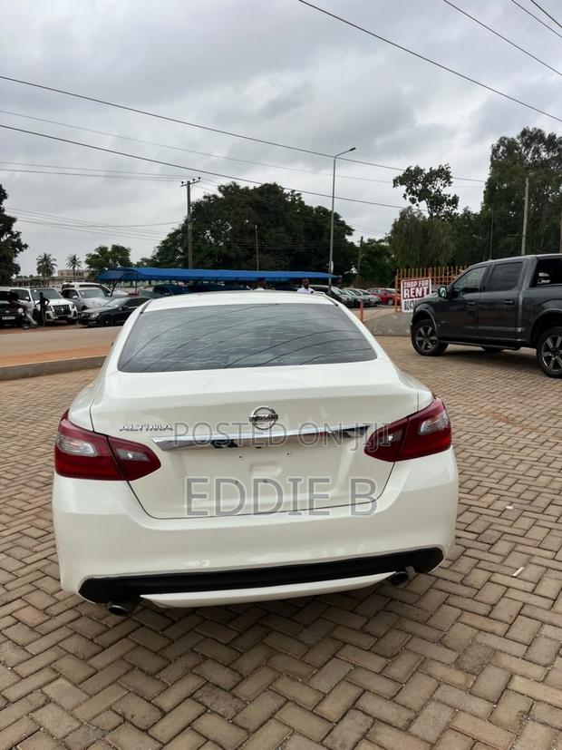 Nissan Altima 2.5 S 2018 White