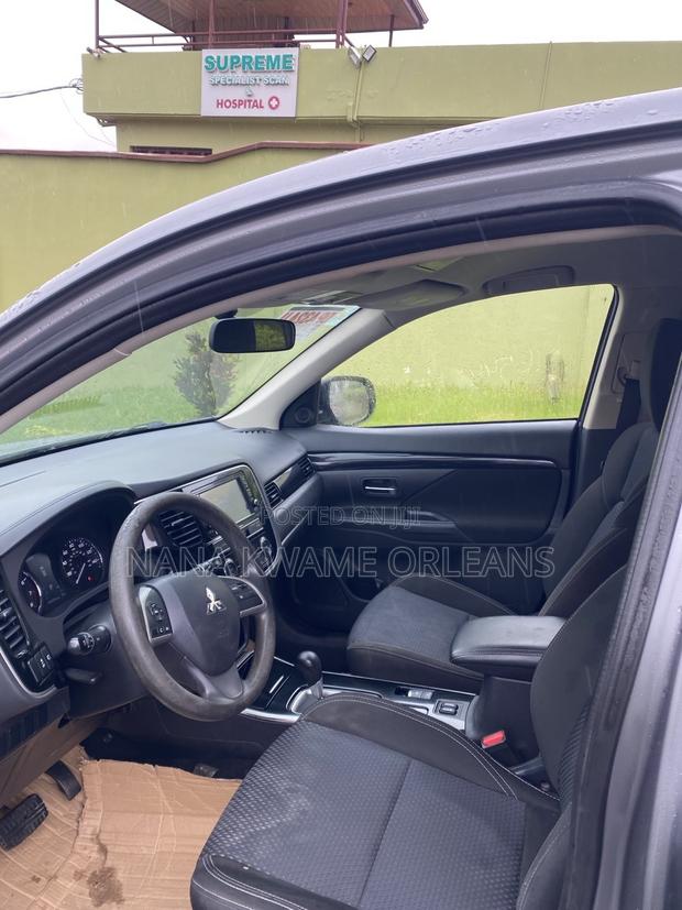 Mitsubishi Outlander 2020 Gray