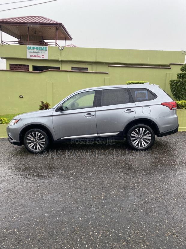 Mitsubishi Outlander 2020 Gray