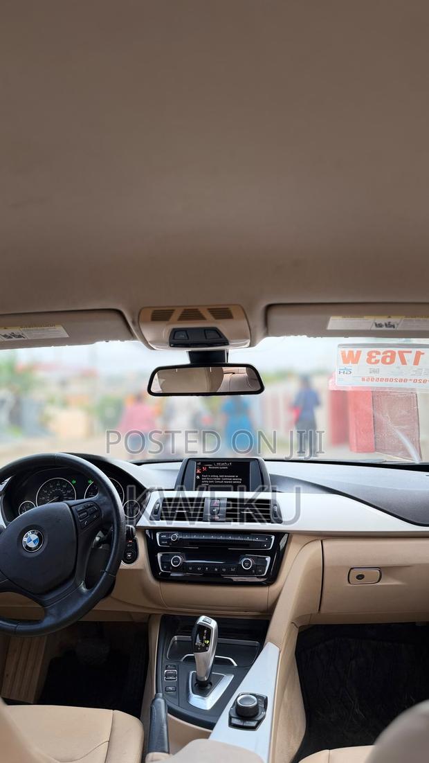 BMW 320i Sedan RWD 2016 Black