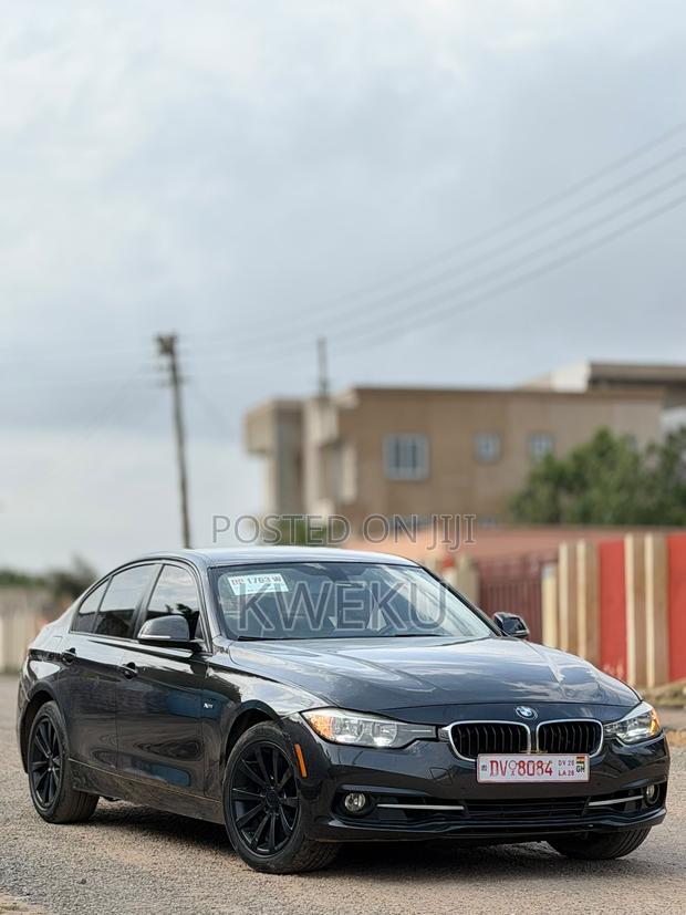 BMW 320i Sedan RWD 2016 Black
