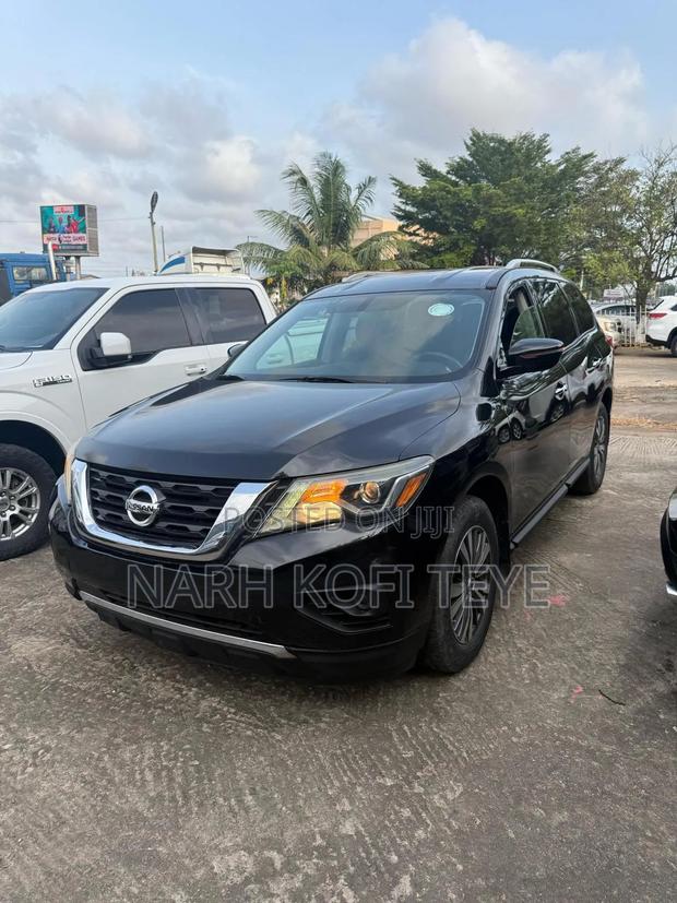 Nissan Pathfinder 2017 Black