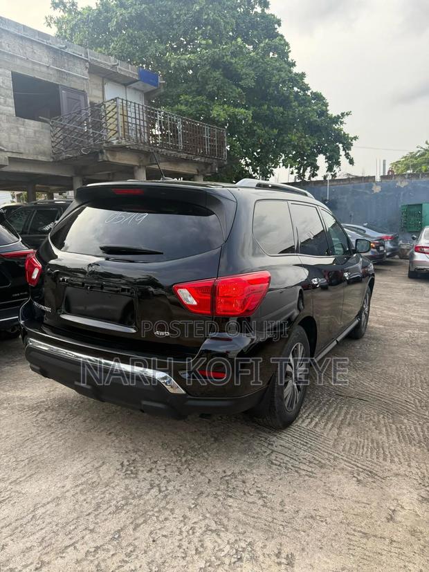 Nissan Pathfinder 2017 Black