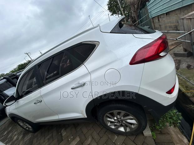 Hyundai Tucson 2015 White