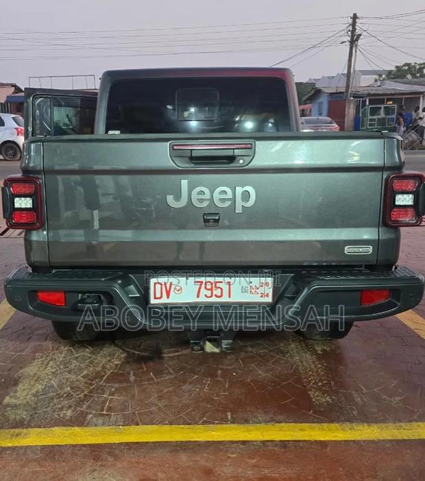 Jeep Gladiator 2023 Gray