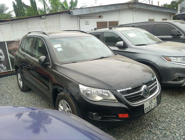 Volkswagen Tiguan 2011 Black