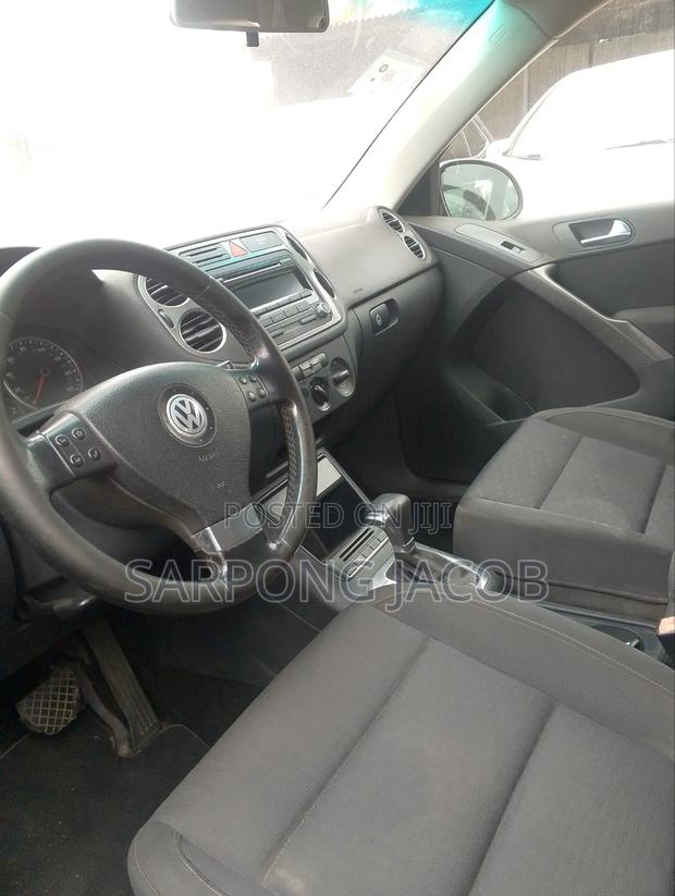Volkswagen Tiguan 2011 Black