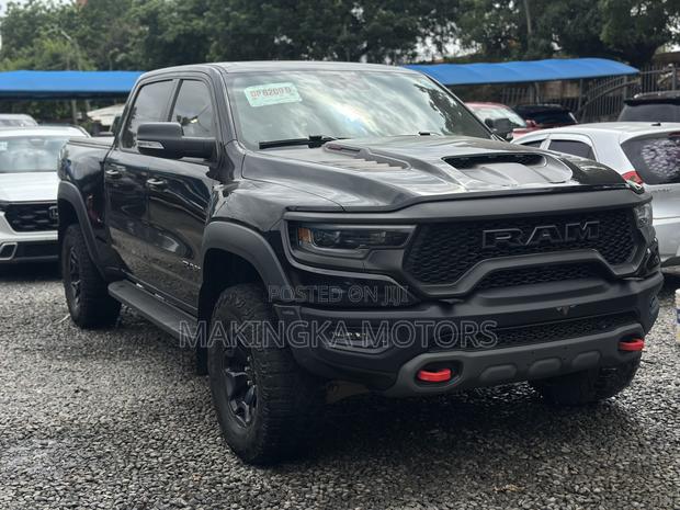 RAM 1500 2022 Black