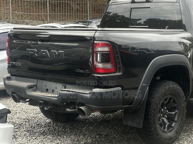 RAM 1500 2022 Black