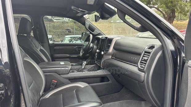 RAM 1500 2022 Black