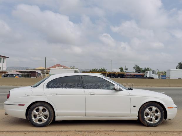Jaguar S-Type 2.5 V6 Automatic 2005 White