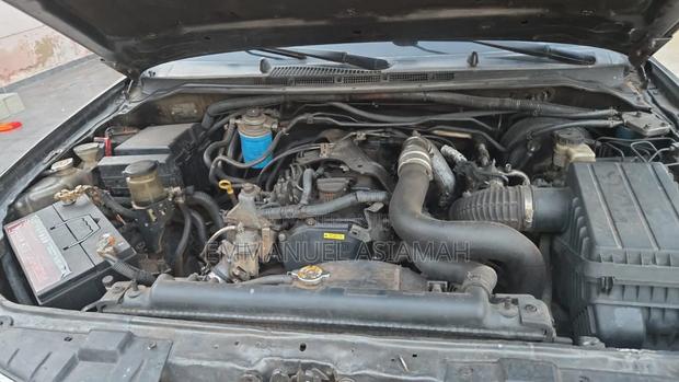 Nissan Navara 2011 Gray