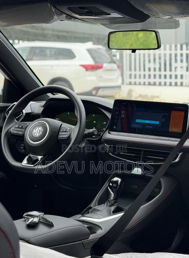 MG MG5 180DVVT CVT Luxury 2025 White