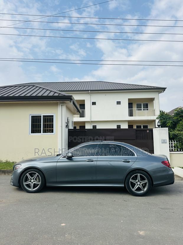 Mercedes-Benz E300 4Matic AWD Sedan (2.0L 4cyl 9A) 2017 Gray