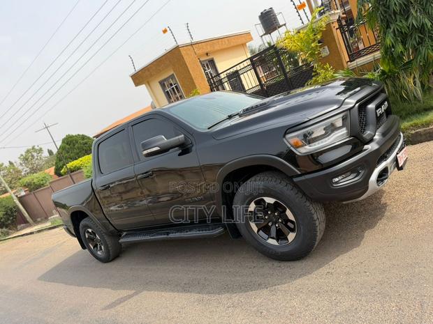 RAM 1500 2020 Black