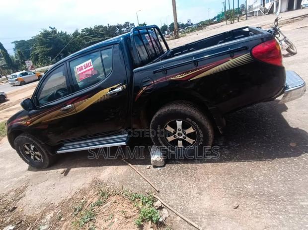 Mitsubishi L200 2008 Black