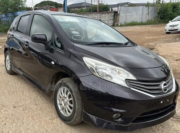 Nissan Note 2013 Burgundy