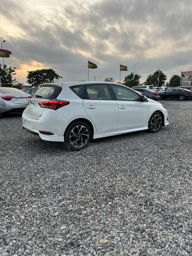 Scion iM 2015 White