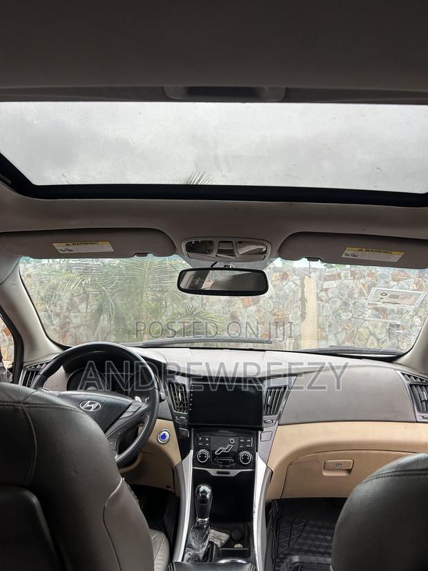 Hyundai Sonata SE 2.0T Sedan FWD (2.0L 4cyl 6A) 2011 Silver