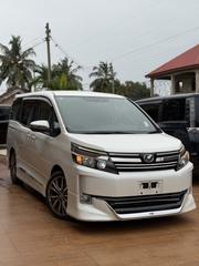 Toyota Voxy SV Premium 2014 White for sale