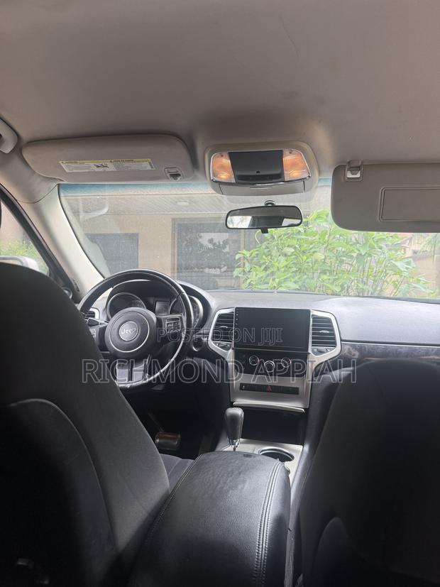 Jeep Cherokee 2012 Silver