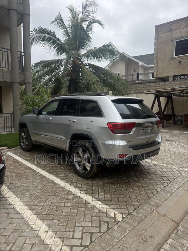 Jeep Cherokee 2012 Silver