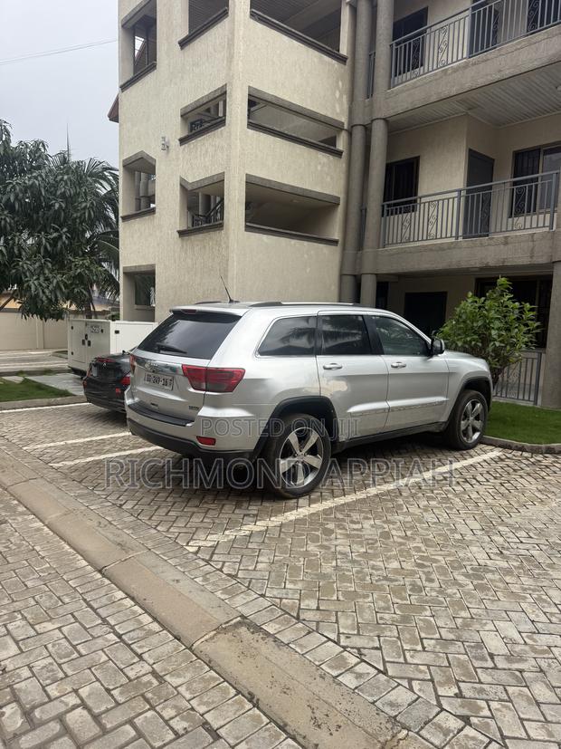 Jeep Cherokee 2012 Silver