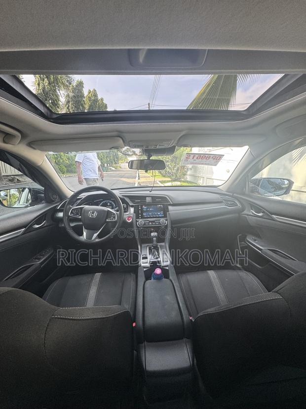 Honda Civic EX 4dr Hatchback (1.5L 4cyl) 2017 Gray