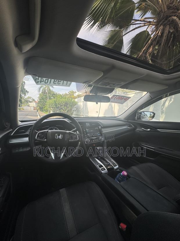 Honda Civic EX 4dr Hatchback (1.5L 4cyl) 2017 Gray