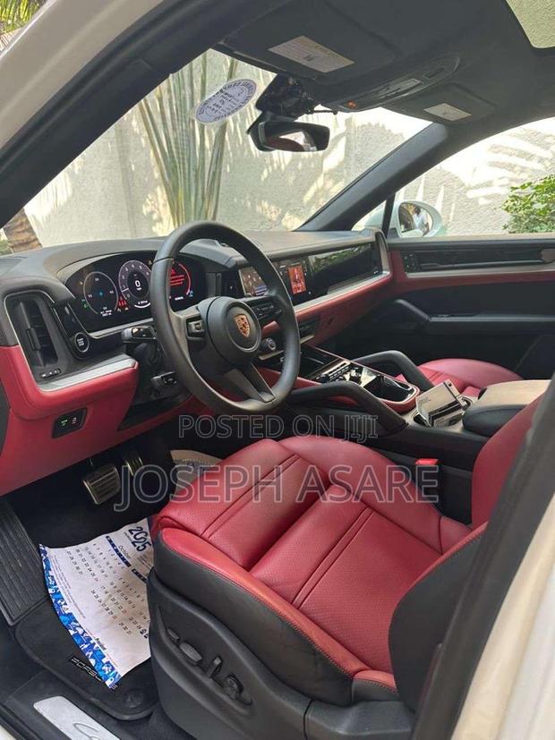 Porsche Cayenne S AWD 2024 White