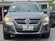 Volkswagen Tiguan SE 2011 Gray for sale