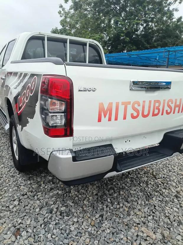Mitsubishi L200 2020 White