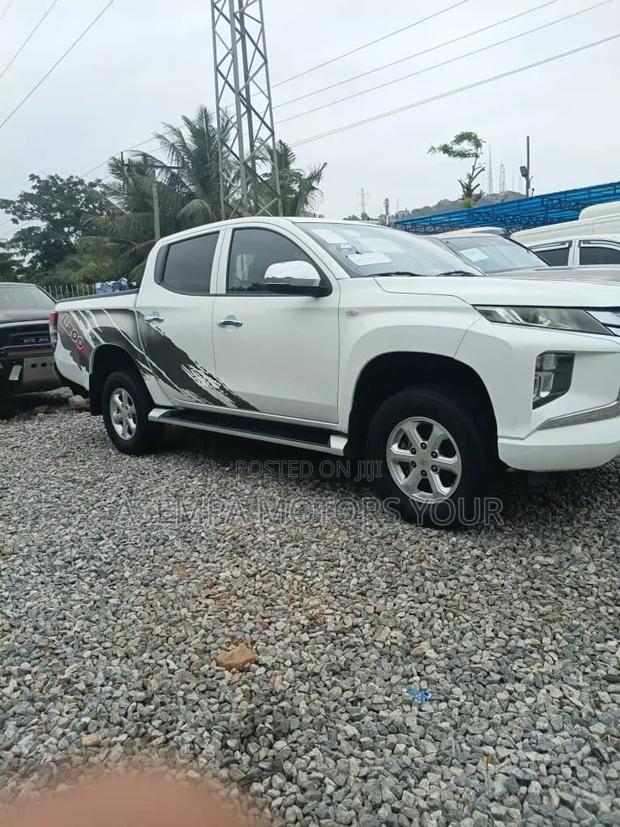 Mitsubishi L200 2020 White