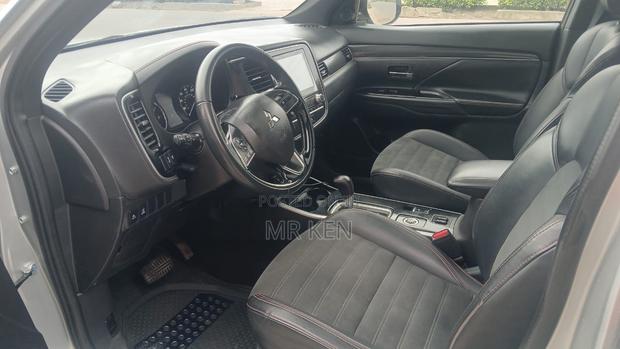 Mitsubishi Outlander SE S-AWC 2020 Silver