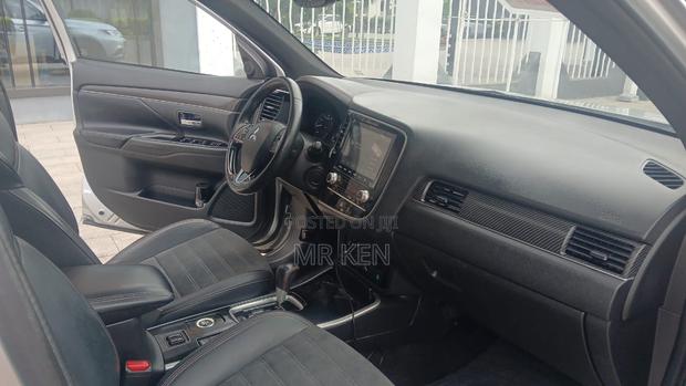Mitsubishi Outlander SE S-AWC 2020 Silver