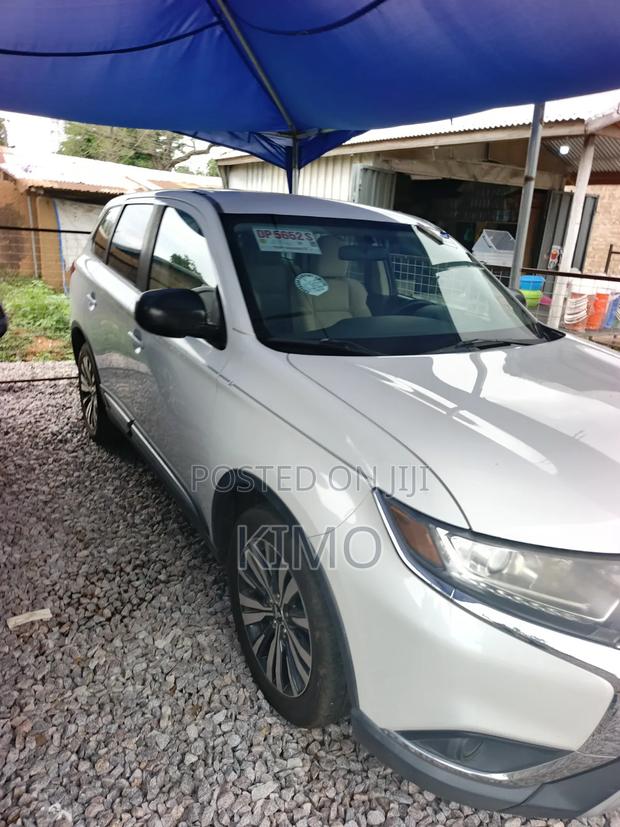 Mitsubishi Outlander SEL FWD 2019 White