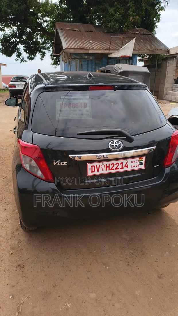 Toyota Vitz 2013 Black