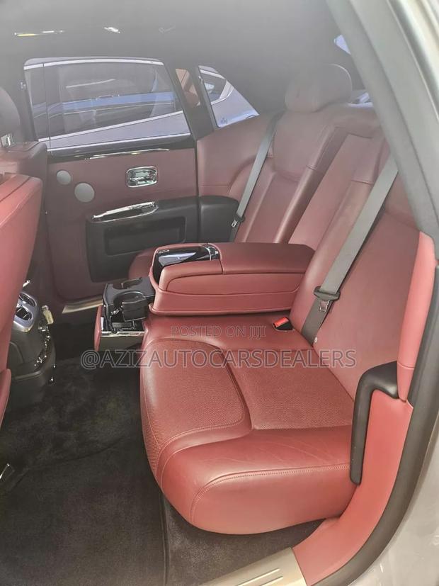 Rolls-Royce Ghost Base EWB 2017 Silver