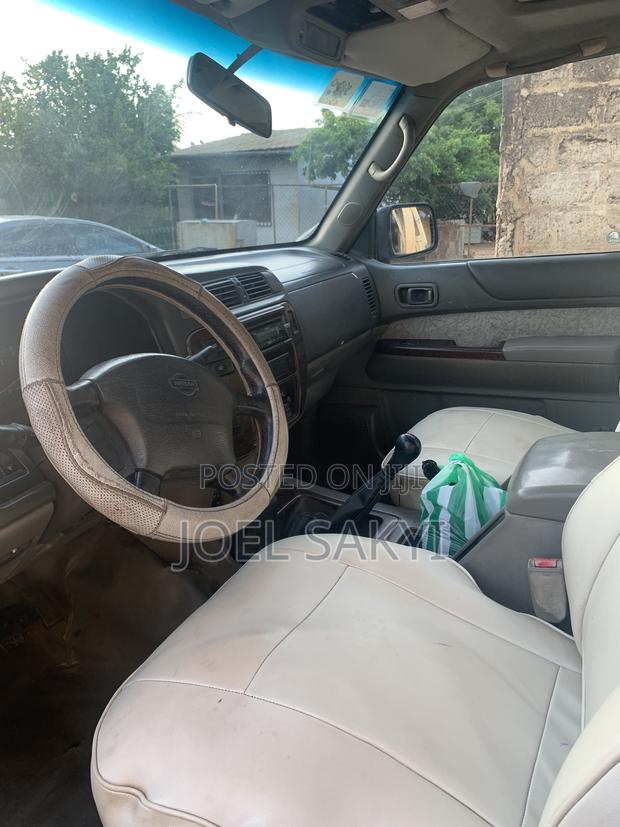 Nissan Patrol 2000 White