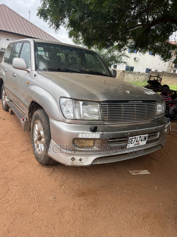 Toyota Land Cruiser 2001 Silver