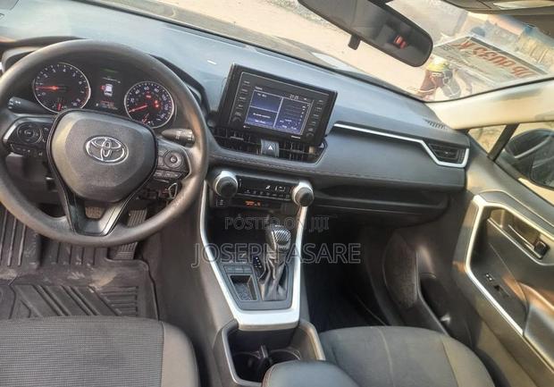 Toyota RAV4 LE 2022 Black