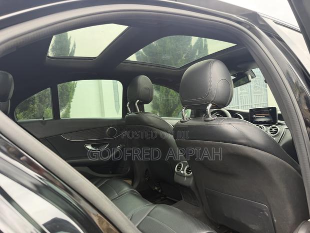 Mercedes-Benz C300 2016 Black