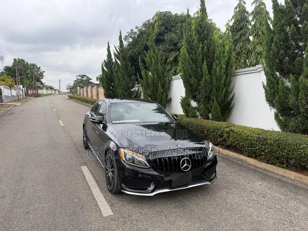 Mercedes-Benz C300 2016 Black