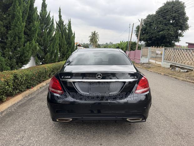 Mercedes-Benz C300 2016 Black