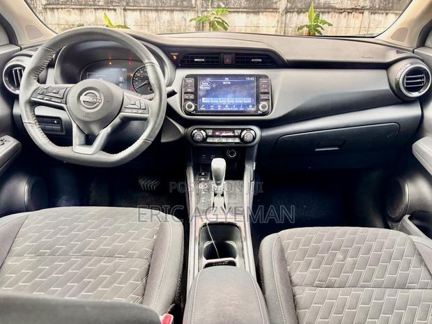 Nissan Kicks 2023 Blue