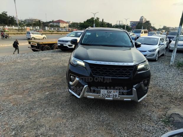 Toyota Fortuner 2019 Black