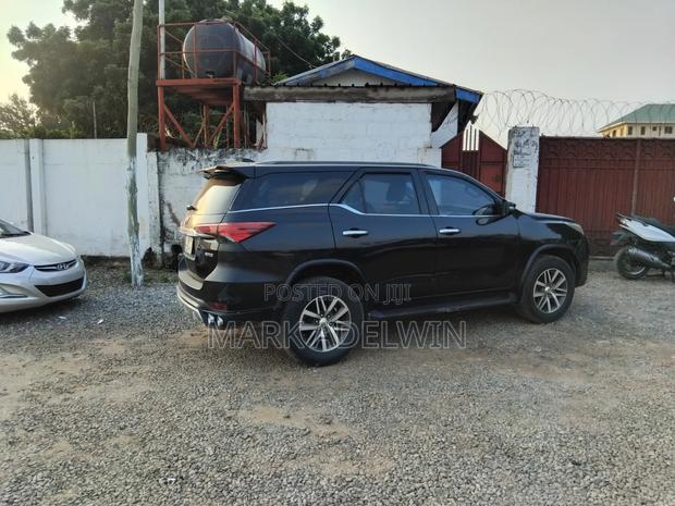 Toyota Fortuner 2019 Black