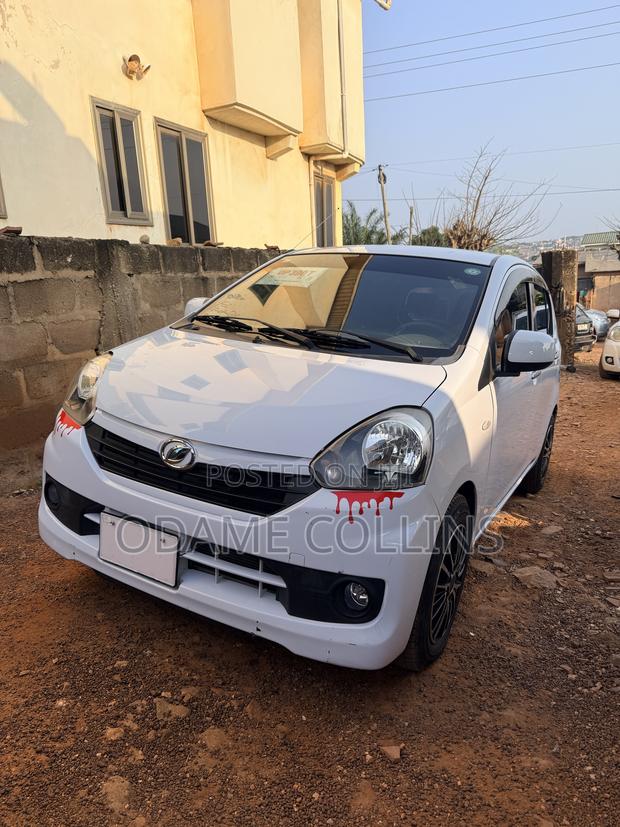 Daihatsu Mira 2015