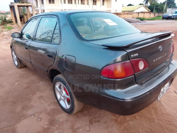 Toyota Corolla 2001 Gray